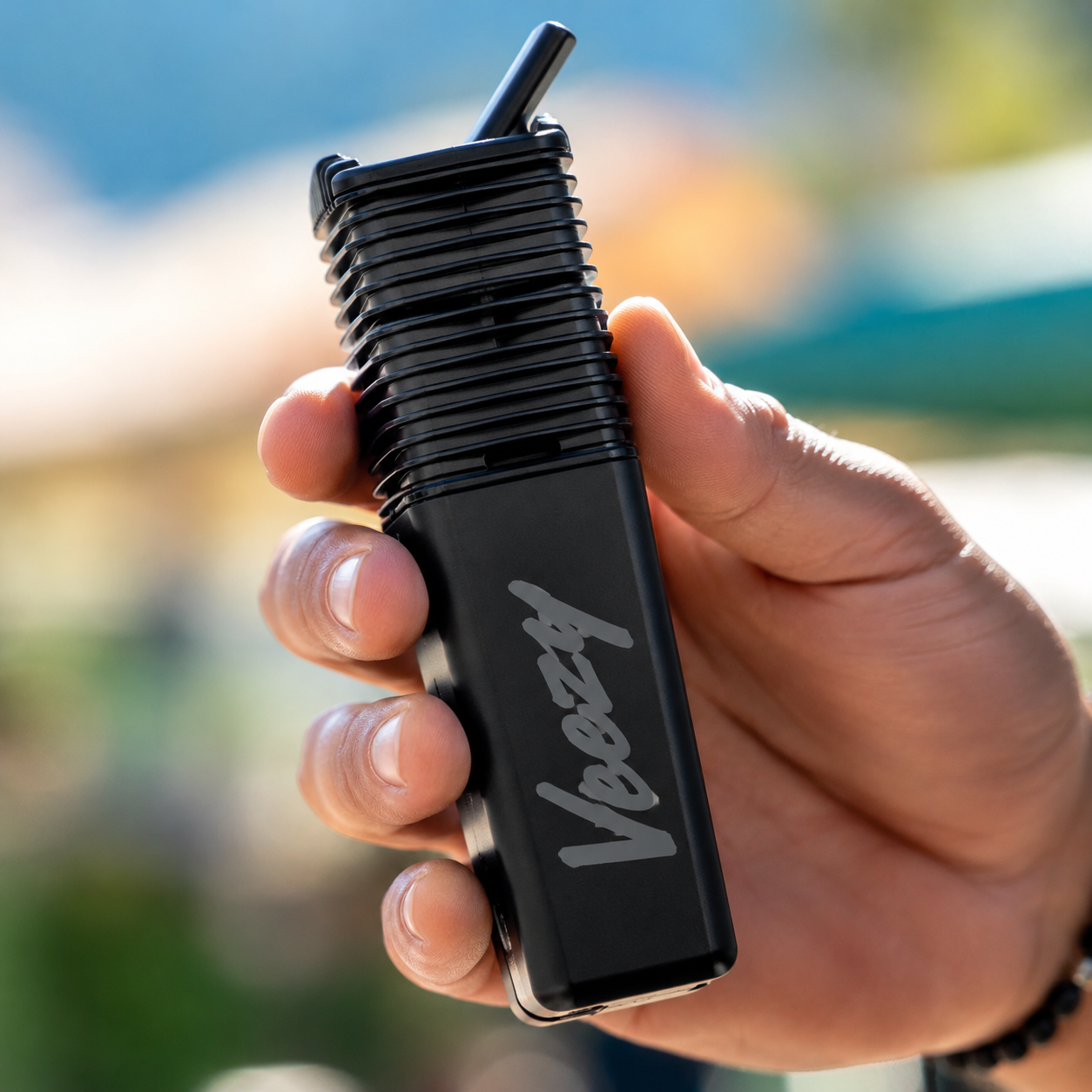 Parafernalia: vaporizadores portátiles PAX Plus y Veazy Herbal en Colombia